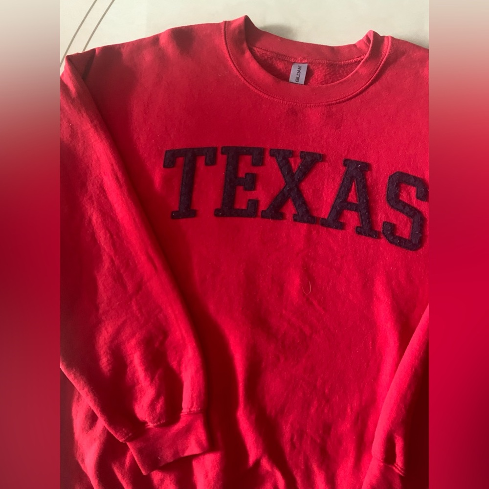 Gildan’s Women’s Sweatshirt - Picture 4 of 16